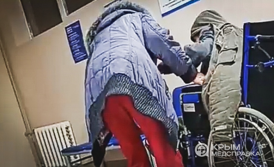 Пациент плюнул в лицо медику