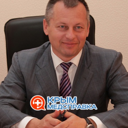 На фото Бахарев Александр Геннадиевич