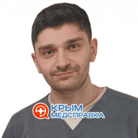На фото Аветисян Эрик Арменович