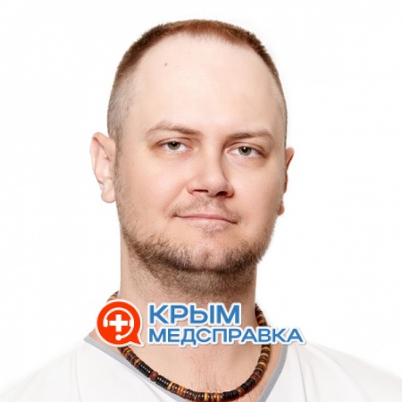 На фото Еничев Максим Андреевич