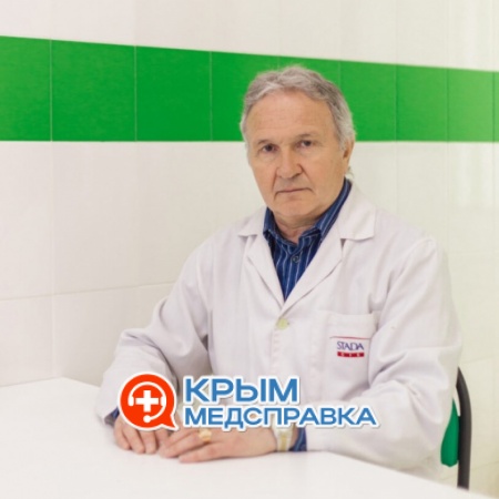 На фото Искяндаров Вакиль Ибрагимович