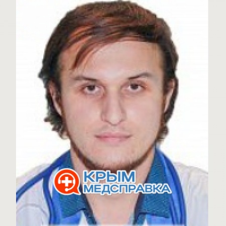 На фото Салахов Эмиль Маратович
