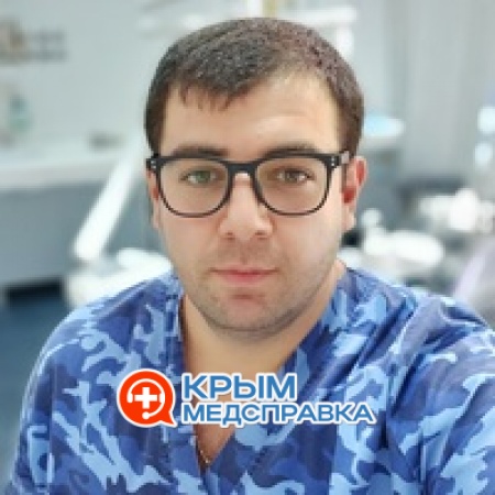 На фото Гелецян Грач Рубикович