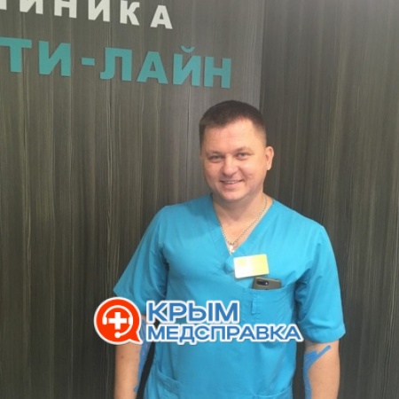 На фото Довбня Виталий Викторович
