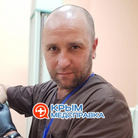 На фото Аблякимов Руслан Сейранович